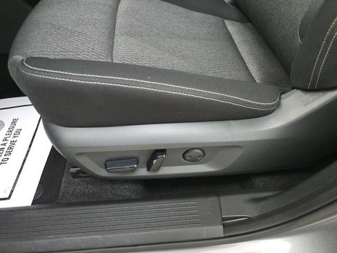 Used 2026 Nissan Rogue SV AWD/4WD image 16