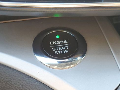 Used 2020 Ford Explorer XLT w/ Equipment Group 202A image 21