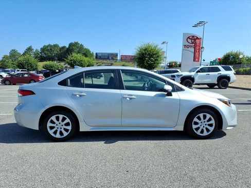 Certified 2024 Toyota Corolla LE FWD image 3