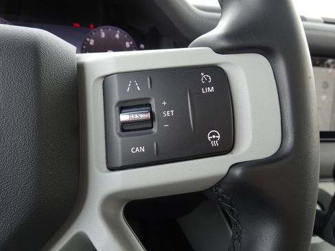 Certified 2023 Land Rover Defender 90 X-Dynamic SE image 30