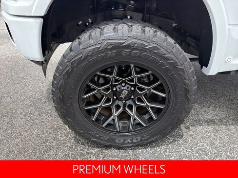 Used 2019 Ford F150 Lariat w/ Equipment Group 502A Luxury AWD/4WD image 17