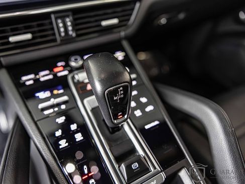 Used 2020 Porsche Cayenne E-Hybrid image 34