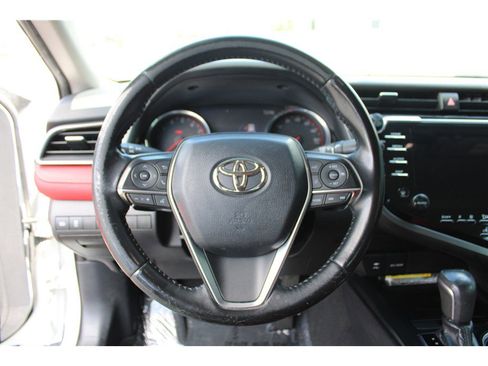 Used 2019 Toyota Camry XSE FWD image 16
