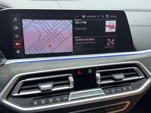 Used 2022 BMW X5 xDrive40i w/ M Sport Package image 31