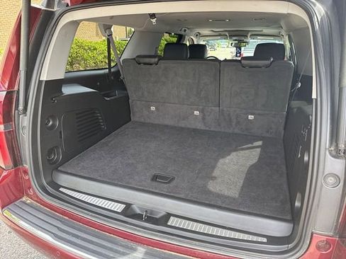 Used 2017 Chevrolet Suburban Premier image 6