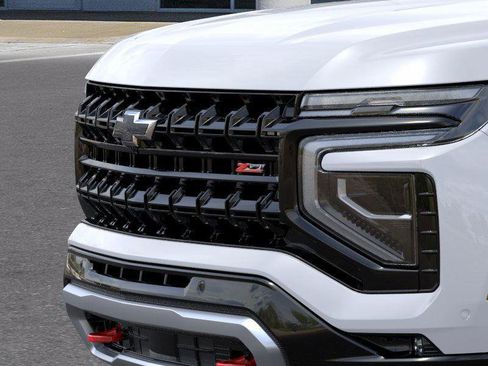 New 2026 Chevrolet Suburban Z71 image 13