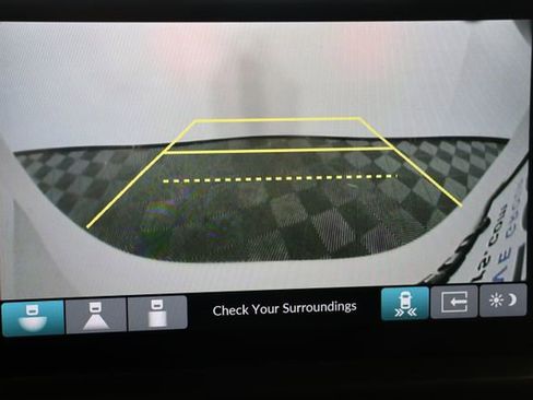 Used 2023 Honda Pilot Touring image 18