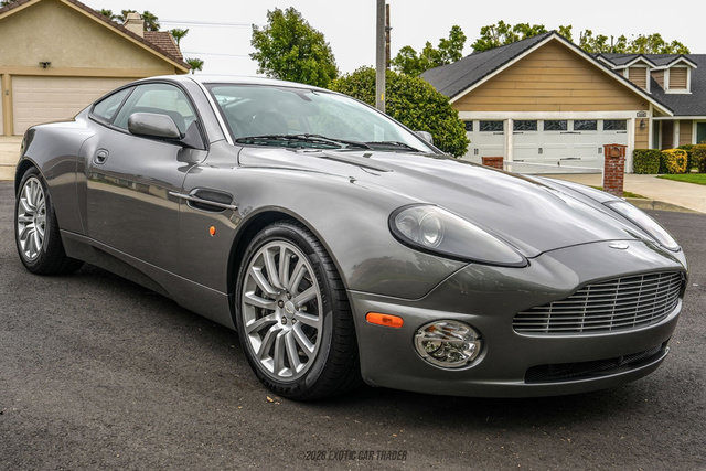 Used 2002 Aston Martin Vanquish RWD image 12