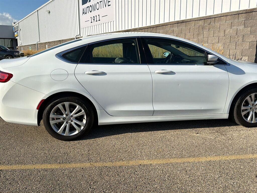 Used 2015 Chrysler 200 Limited w/ Convenience Group FWD image 5