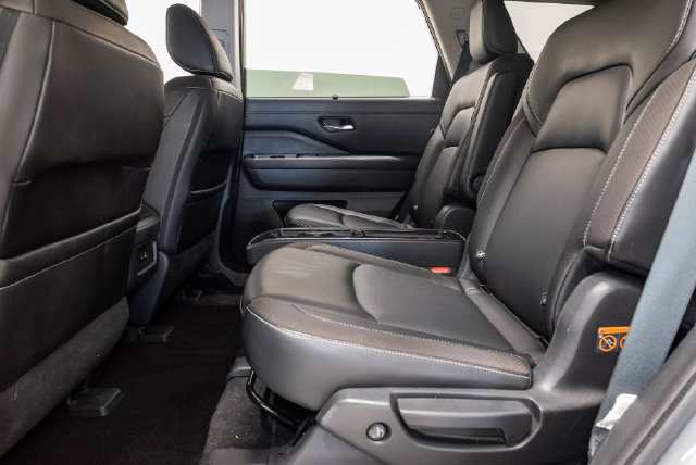 Used 2024 Nissan Pathfinder SL w/ SL Premium Package AWD/4WD image 29
