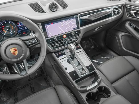 New 2026 Porsche Macan image 19