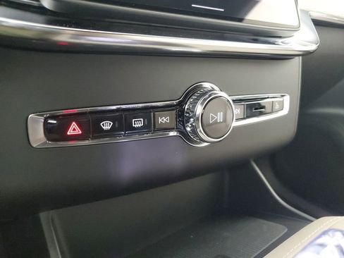 New 2026 Volvo XC90 T8 Ultra w/ Protection Package Premier AWD/4WD image 30