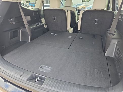 Certified 2025 Kia Telluride EX w/ EX Captain's Chair Package image 34