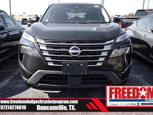 Used 2024 Nissan Rogue SV FWD image 6