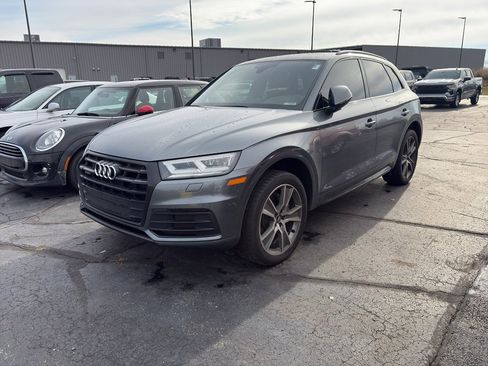 Used 2019 Audi Q5 2.0T Premium Plus w/ Premium Plus Package image 4