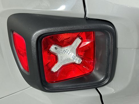 Used 2022 Jeep Renegade Limited w/ Sun, Sound & Wheels Group image 35