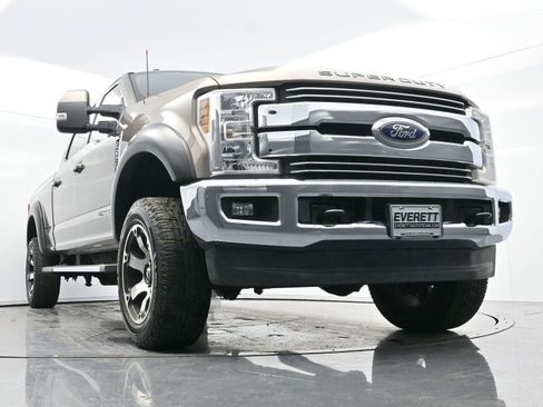 Used 2018 Ford F250 Lariat w/ Lariat Value Package image 42