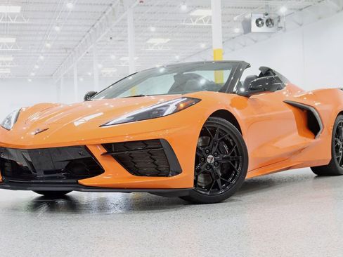 Used 2022 Chevrolet Corvette Stingray Premium Conv w/ Z51 Performance Package RWD image 7