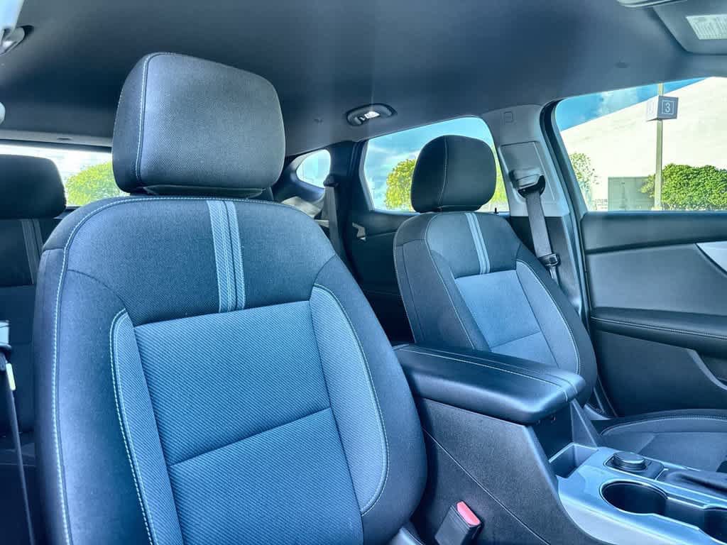 Used 2024 Chevrolet Blazer LT FWD image 27