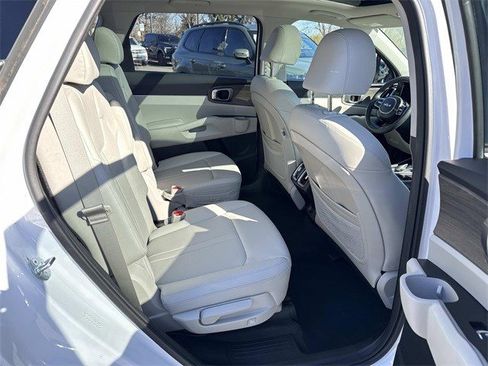 Used 2023 Kia Sorento EX w/ Panoramic Sunroof Package image 11
