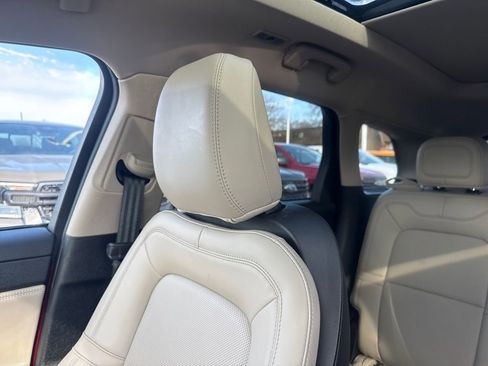 Used 2025 Lincoln Corsair AWD w/ Equipment Group 101A image 41