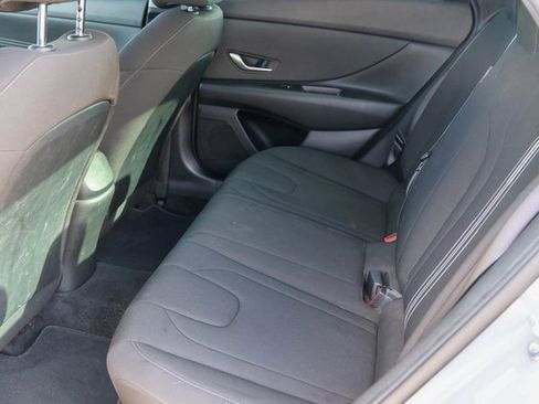 Used 2022 Hyundai Elantra SEL w/ Convenience Package image 12