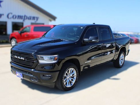 Used 2023 RAM 1500 Laramie AWD/4WD image 1