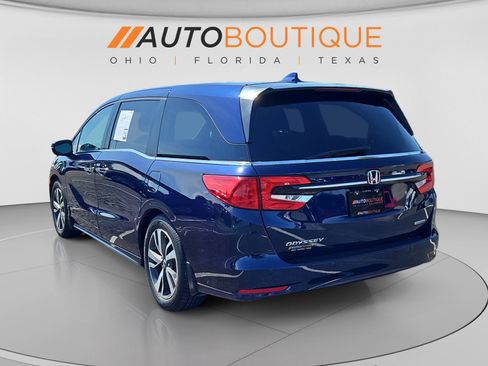 Used 2024 Honda Odyssey Touring image 3