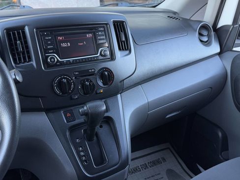 Used 2018 Chevrolet City Express LT image 18