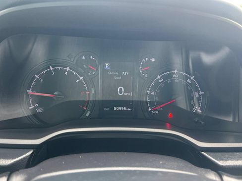 Used 2022 Toyota 4Runner SR5 AWD/4WD image 21