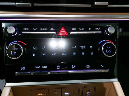 Used 2025 Hyundai Santa Fe Limited image 25