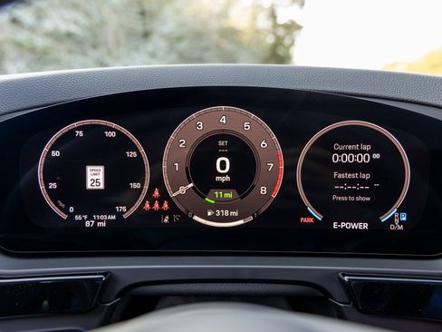 New 2025 Porsche Cayenne E-Hybrid image 32