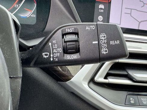 Used 2021 BMW X7 xDrive40i w/ M Sport Package AWD/4WD image 33