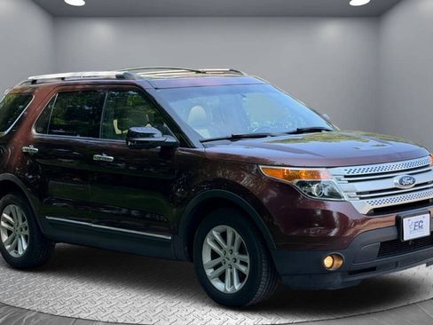 Used 2012 Ford Explorer XLT AWD/4WD image 4