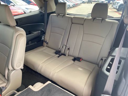 Used 2022 Honda Pilot Touring image 13