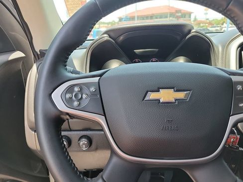 Used 2022 Chevrolet Colorado LT w/ Fleet Safety Package AWD/4WD image 18