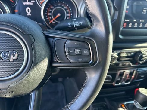 Used 2022 Jeep Gladiator Willys image 28
