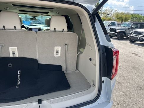 Used 2023 GMC Acadia Denali w/ Denali Ultimate Package image 31