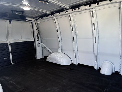 Used 2018 Chevrolet Express 2500 w/ Safety Package RWD image 9
