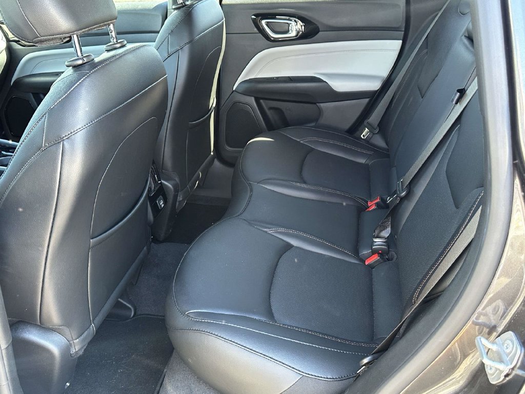 Used 2023 Jeep Compass Limited AWD/4WD image 12