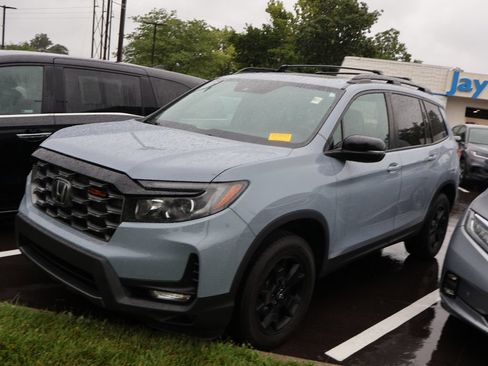 Used 2022 Honda Passport TrailSport image 4