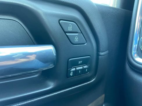Used 2023 GMC Sierra 2500 Denali w/ Denali Black Diamond Edition AWD/4WD image 26