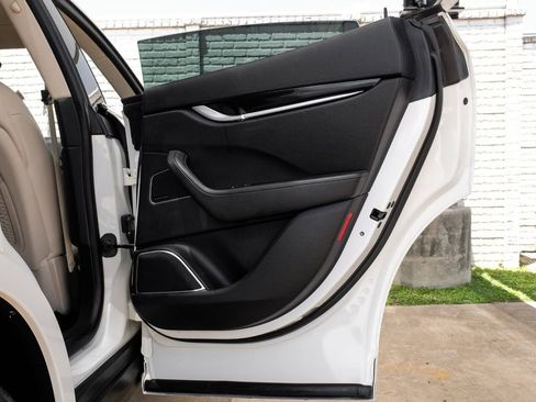 Used 2019 Maserati Levante image 52