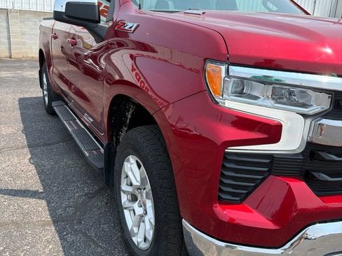 Used 2023 Chevrolet Silverado 1500 LT AWD/4WD image 5