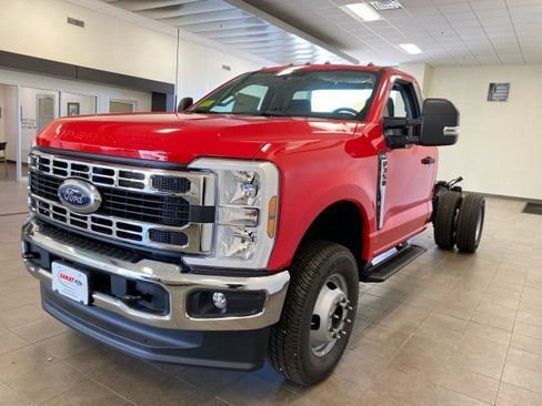 New 2026 Ford F350 XL w/ XL Chrome Package image 4