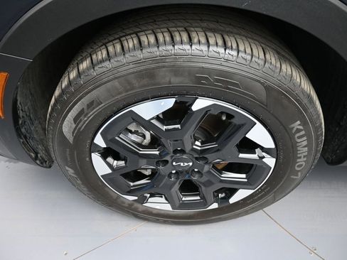Used 2025 Kia Sorento S FWD image 14