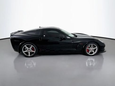 Used 2006 Chevrolet Corvette Coupe w/ Preferred Equipment Group RWD image 8