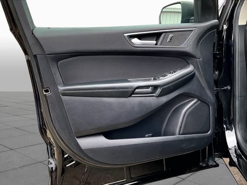 Certified 2019 Ford Edge SE FWD image 22