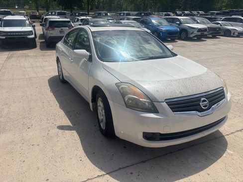 Used 2009 Nissan Altima 2.5 SL w/ Convenience Plus Pkg FWD image 3