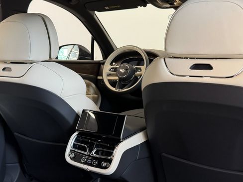 New 2026 Bentley Bentayga Extended Wheelbase AWD/4WD image 44